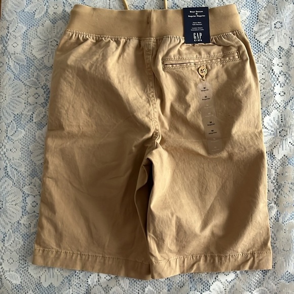 GAP Kids Boys Medium  Tan shorts with elastic waistband - Picture 7 of 9